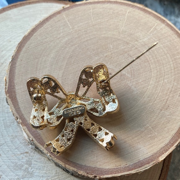 Vintage- Eisenberg Ice 1960s Holiday Themed, Sparkling Crystal Bow Brooch - Picture 8 of 12